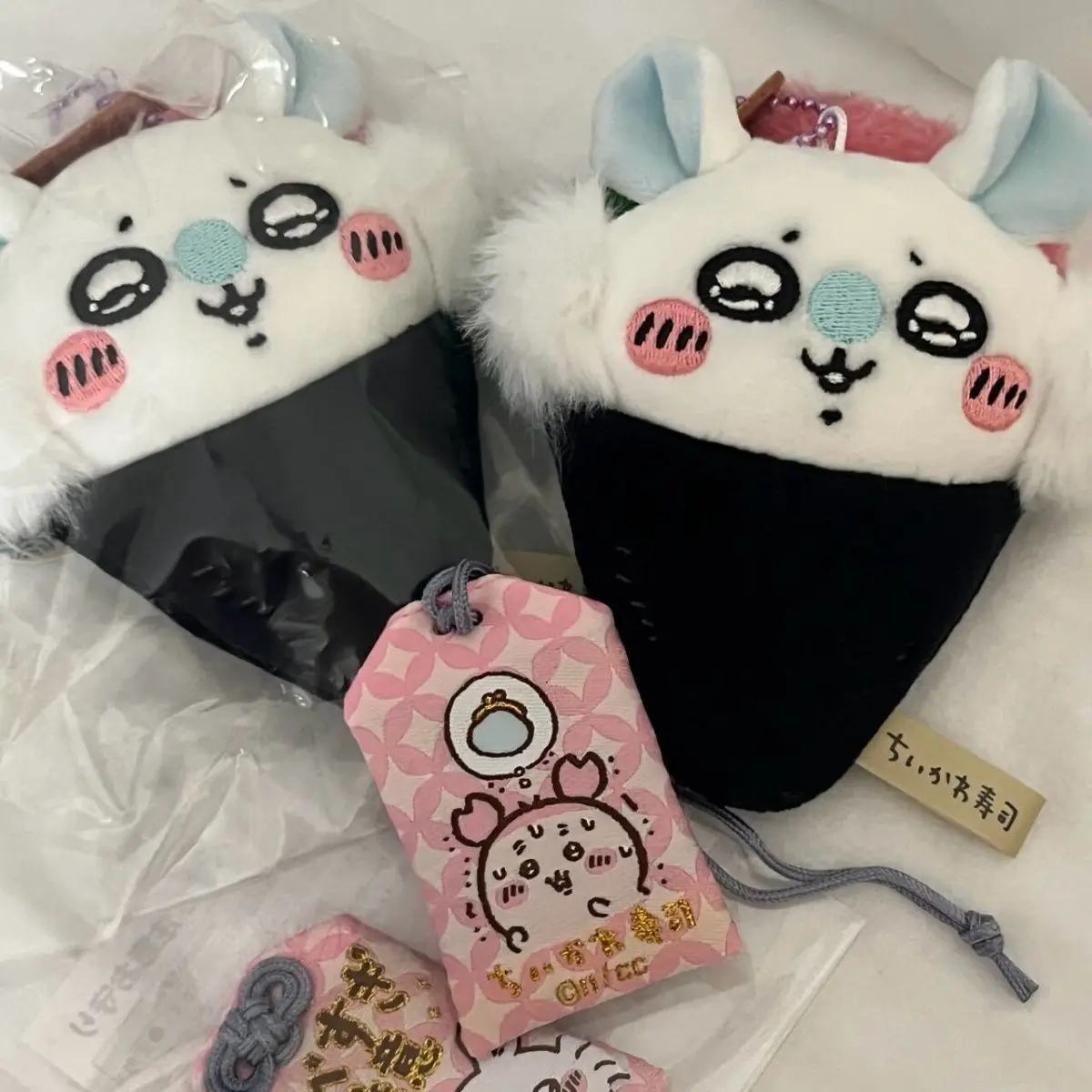 Chiikawa pendant acrylic Momon - đánh giá và giá Mini Backpack Purse