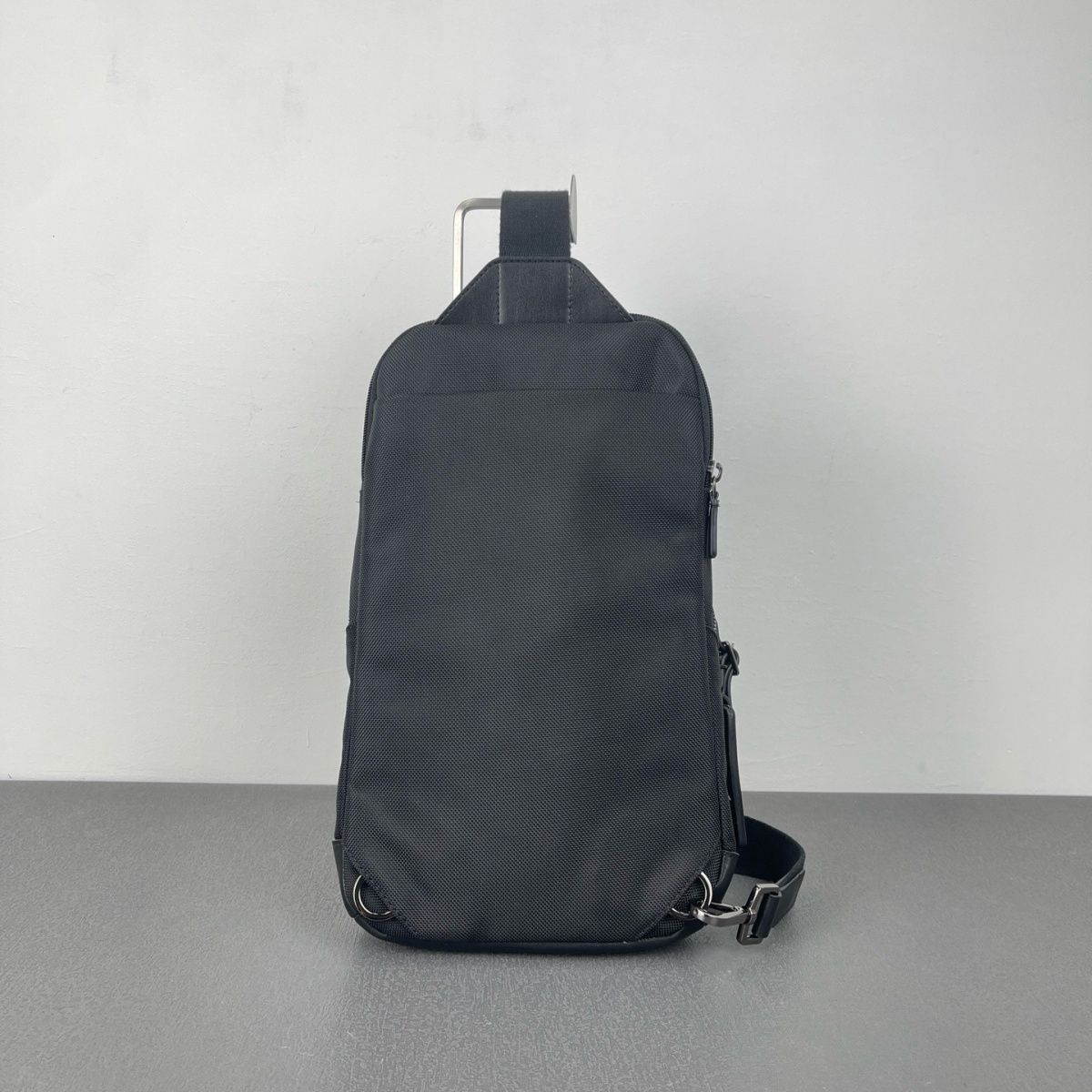 Casual Nylon Chest Bag for Men - đánh giá và giá Sling Backpack Shoulder